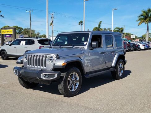 Used 2020 Jeep Wrangler Unlimited Sahara image 2