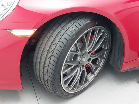 Certified 2019 Porsche 911 Targa 4S image 31