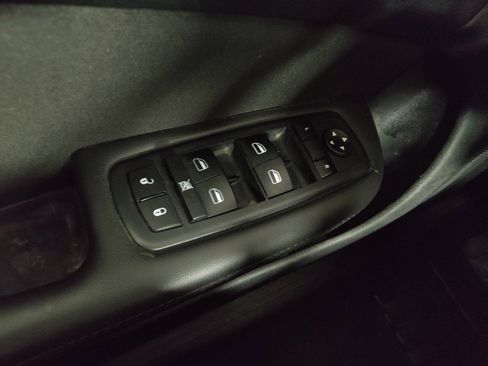 Used 2016 Chrysler 200 LX image 27