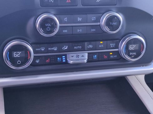 Used 2023 Ford Expedition Max Limited image 27