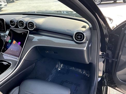 Used 2025 Mercedes-Benz C 300 4MATIC Sedan image 18