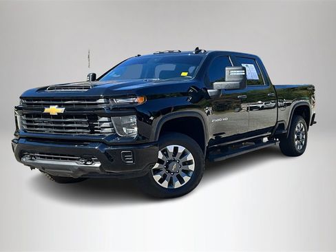 Certified 2024 Chevrolet Silverado 2500 Custom w/ Custom Value Package image 3