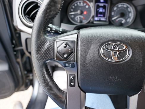 Certified 2023 Toyota Tacoma TRD Off-Road image 18