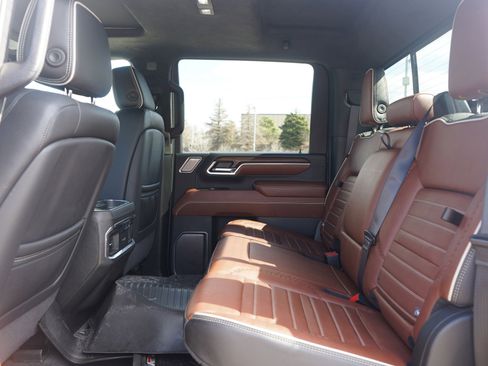 Used 2025 GMC Sierra 3500 Denali Ultimate AWD/4WD image 22