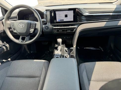 Certified 2025 Toyota Camry Hybrid image 11