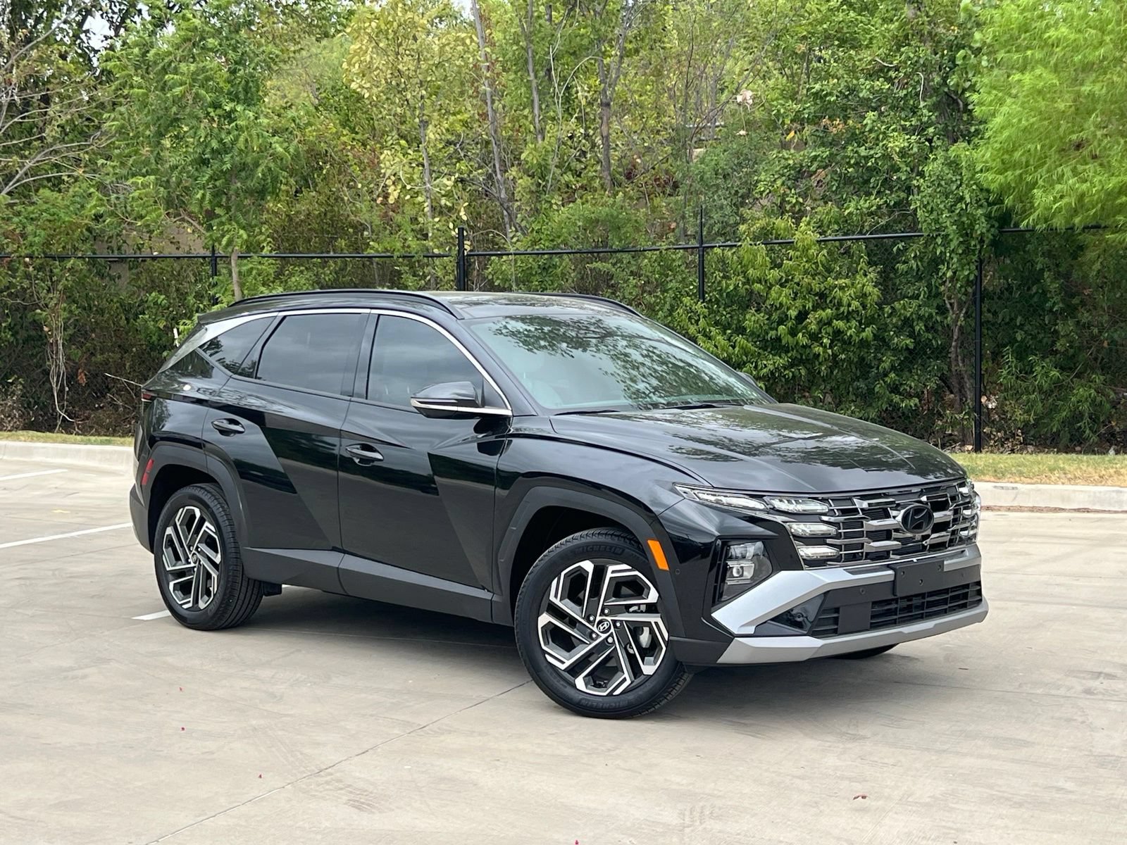 New 2026 Hyundai Tucson Limited AWD/4WD image 1