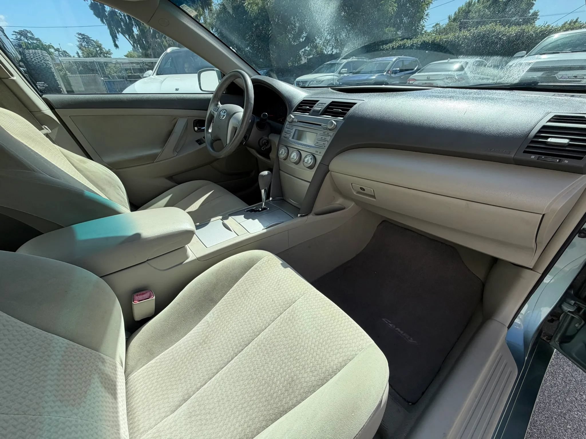 Used 2011 Toyota Camry LE FWD image 24