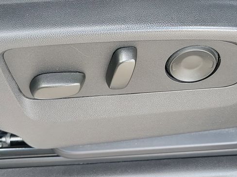 Used 2025 Chevrolet Silverado 1500 LT image 17