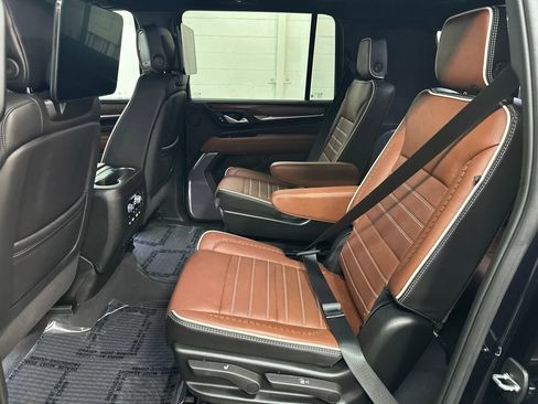 Used 2024 GMC Yukon XL Denali Ultimate AWD/4WD image 22