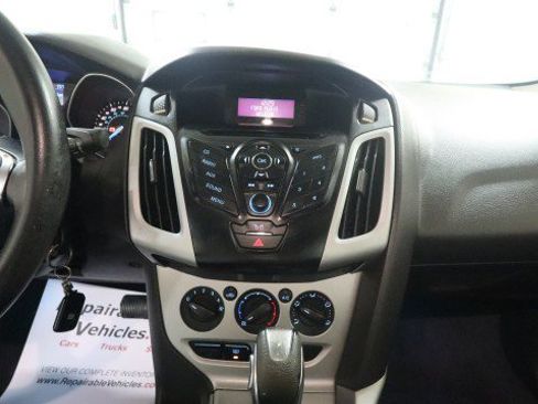 Used 2012 Ford Focus SE w/ SE Sport Pkg FWD image 12