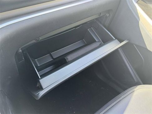 Used 2022 Ford Explorer XLT w/ Equipment Group 202A image 33