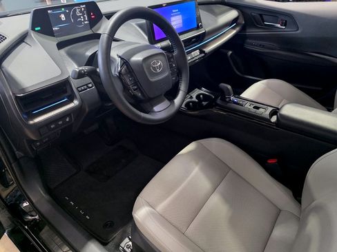 Used 2024 Toyota Prius Limited w/ Limited Premium Package FWD image 9