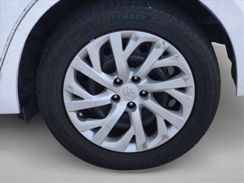 Used 2019 Toyota Corolla LE FWD image 4