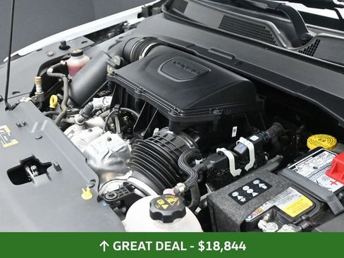 Used 2024 Jeep Compass Latitude image 13