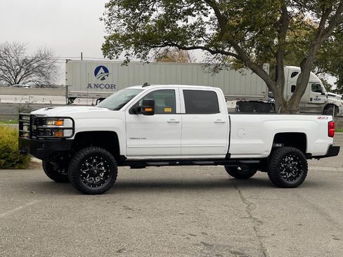Used 2017 Chevrolet Silverado 2500 LT w/ Z71 Package, Off-Road image 2