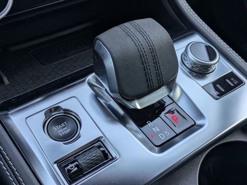 Used 2024 Jaguar F-PACE R-Dynamic S image 10