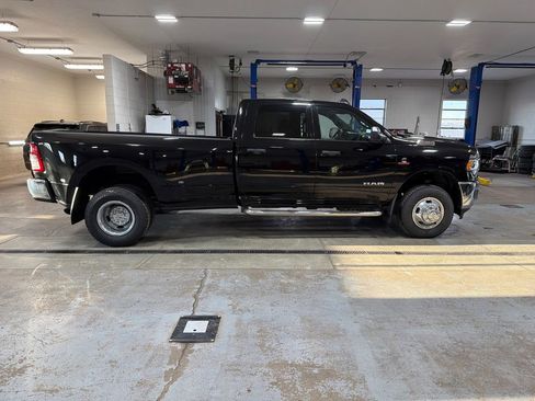 Used 2022 RAM 3500 Tradesman image 12