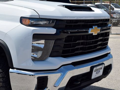 Used 2024 Chevrolet Silverado 2500 W/T w/ WT Convenience Package AWD/4WD image 24