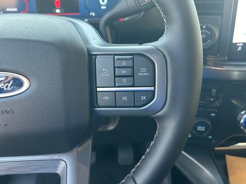 New 2026 Ford F250 Lariat w/ Black Appearance Package image 39