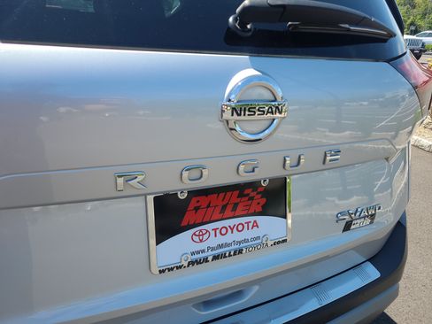 Used 2021 Nissan Rogue SV AWD/4WD image 28