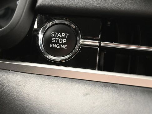 Used 2022 Mitsubishi Outlander SE image 32