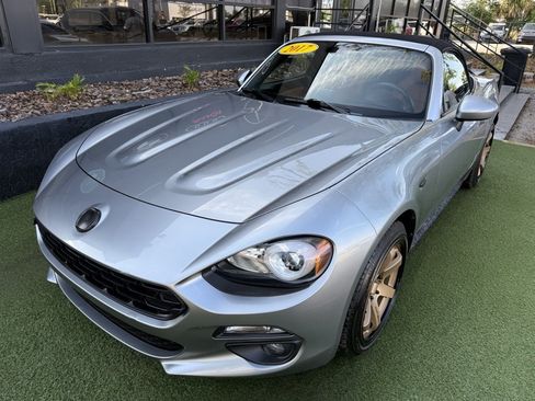 Used 2017 FIAT 124 Spider Lusso RWD image 11