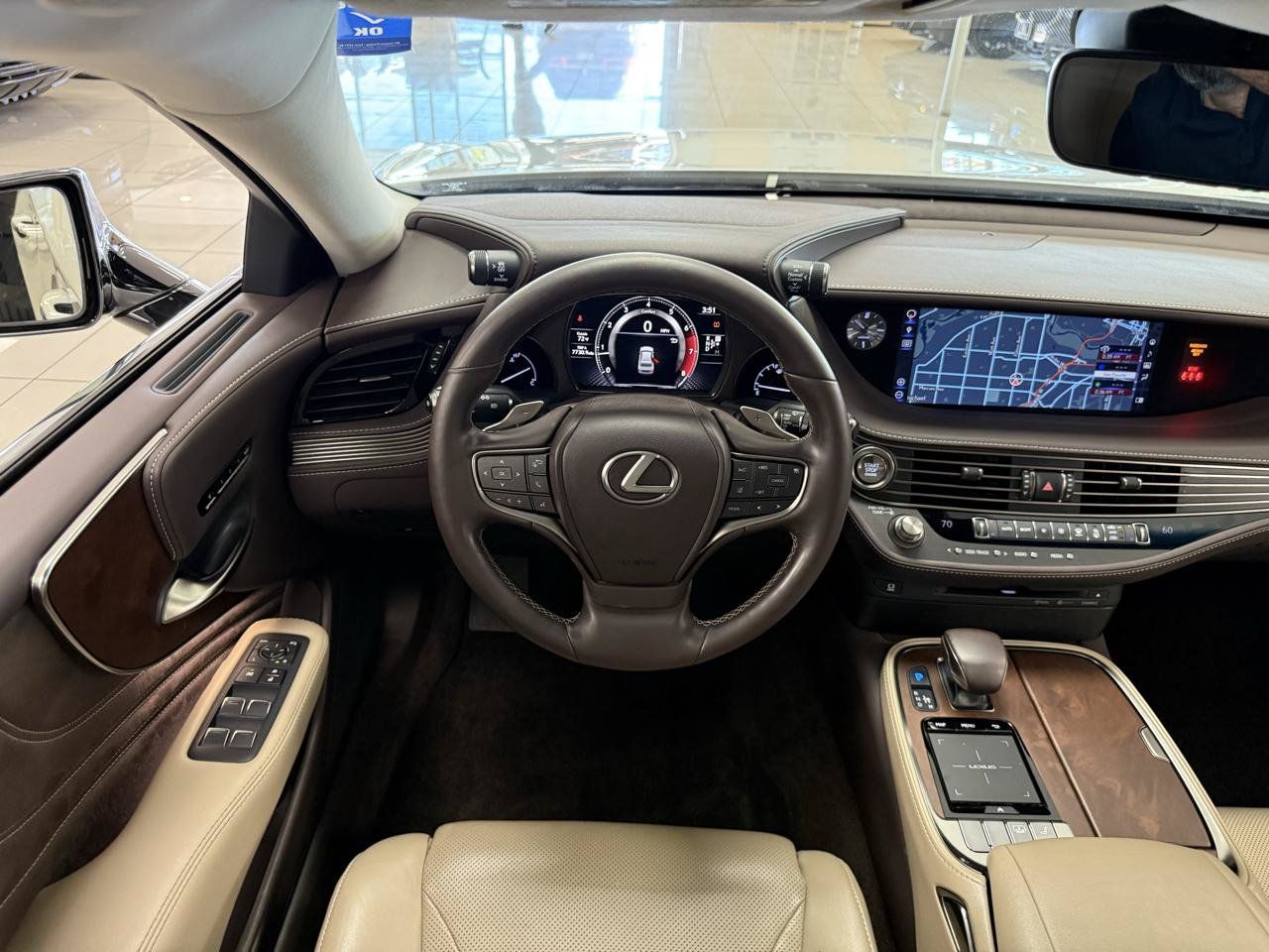 Used 2018 Lexus LS 500 w/ Accessory Package (Z2) RWD image 12
