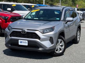Used 2021 Toyota RAV4 LE AWD/4WD video 1