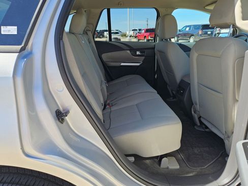 Used 2013 Ford Edge SE image 25