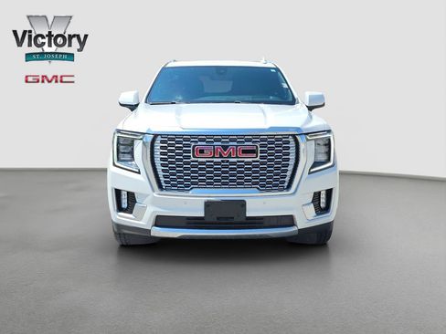 Used 2021 GMC Yukon Denali w/ Denali Premium Package AWD/4WD image 2