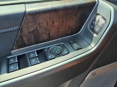 New 2026 Ford F250 Lariat w/ Black Appearance Package image 15