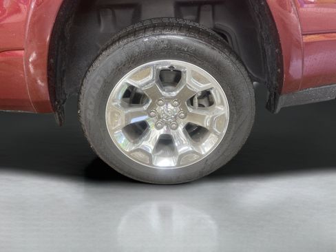 Used 2025 RAM 1500 Big Horn AWD/4WD image 9