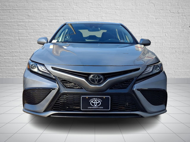 Used 2024 Toyota Camry XSE FWD image 2