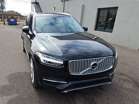 Used 2019 Volvo XC90 T8 Inscription w/ Luxury Package image 2