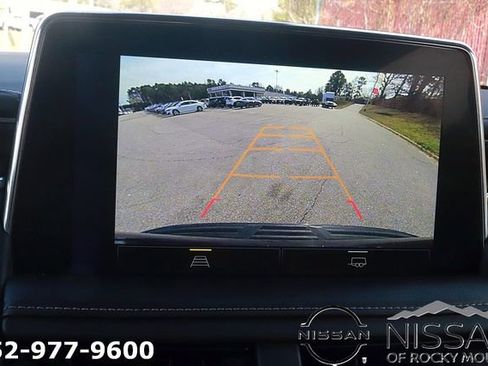 Used 2023 Chevrolet Suburban Premier image 28