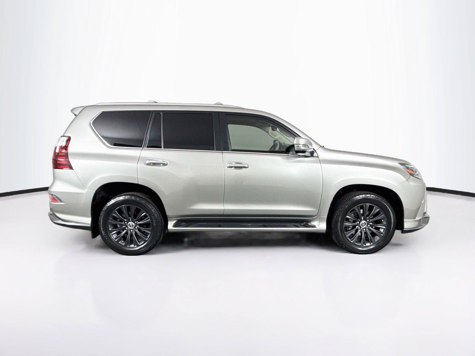 Used 2022 Lexus GX 460 Luxury w/ Sport Design Package AWD/4WD image 13