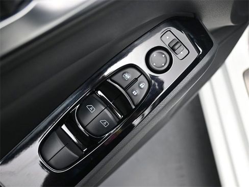 New 2025 Nissan Altima 2.5 SL image 13