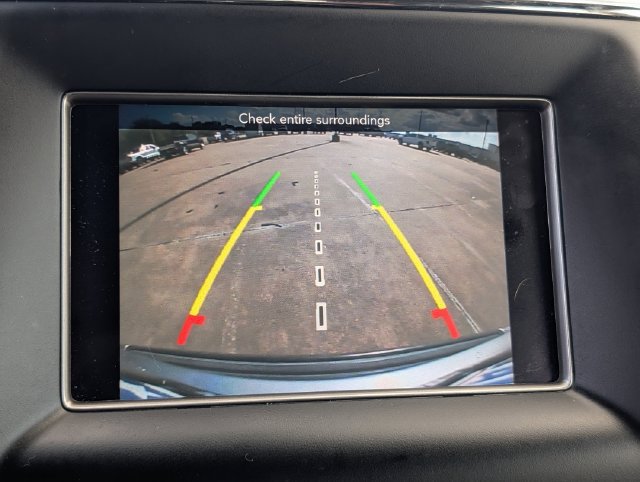 Used 2018 Jeep Grand Cherokee Laredo RWD image 15