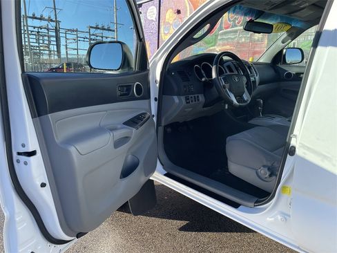 Used 2013 Toyota Tacoma 4x4 Double Cab image 14