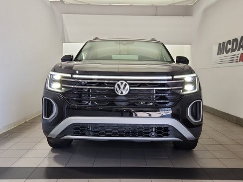 New 2026 Volkswagen Atlas Peak Edition AWD/4WD image 3