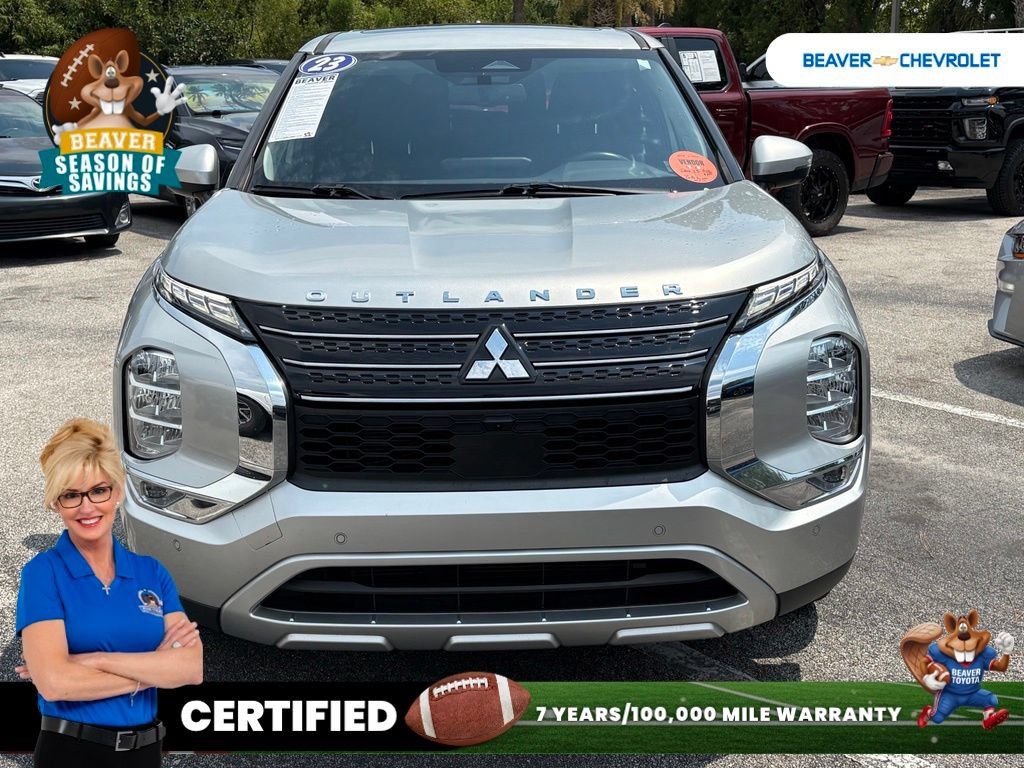 Used 2023 Mitsubishi Outlander SE FWD image 3