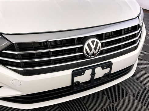 Used 2021 Volkswagen Jetta SE w/ SE Cold Weather Package image 31