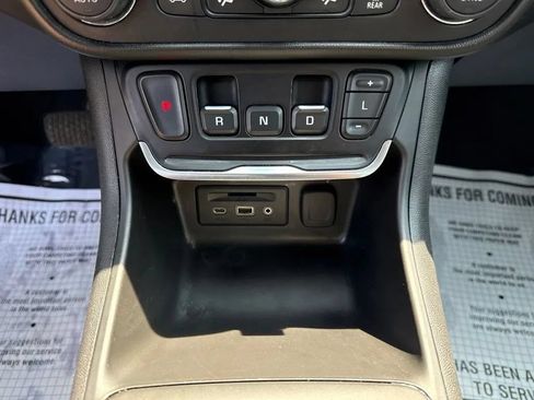 Used 2019 GMC Terrain SLT AWD/4WD image 24