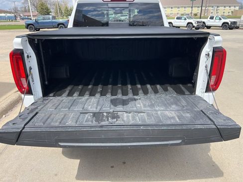 Used 2024 GMC Sierra 1500 AT4 w/ AT4 Preferred Package AWD/4WD image 13