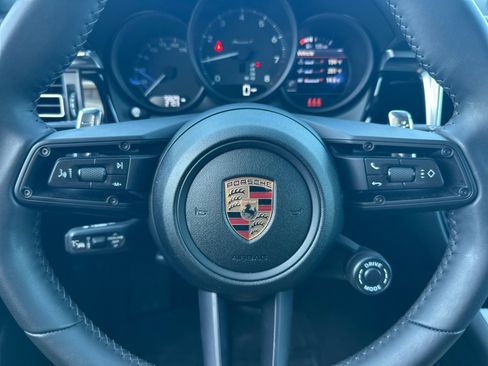 Used 2025 Porsche Macan Turbo image 23