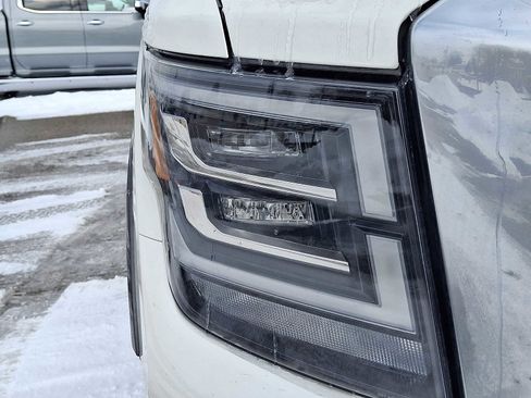 Used 2023 Nissan Titan Platinum Reserve w/ Moonroof Package image 10