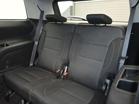 Used 2023 GMC Acadia SLE FWD image 23