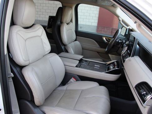 Used 2022 Lincoln Navigator L Reserve AWD/4WD image 22