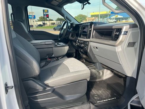 Used 2024 Ford F250 XL image 6