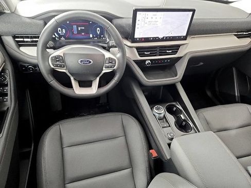 Used 2026 Ford Explorer Active w/ Active Comfort Package RWD image 11